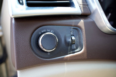 Used 2015 Cadillac SRX Luxury w/ Driver Awareness Package image 29