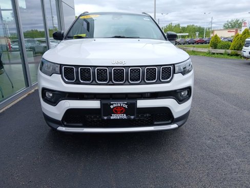 Used 2024 Jeep Compass Limited image 30