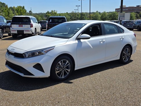 Used 2023 Kia Forte LXS image 7