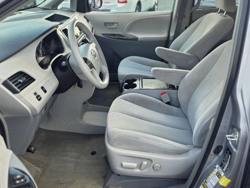 Used 2013 Toyota Sienna LE image 8