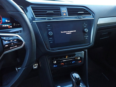 Used 2022 Volkswagen Tiguan SE R-Line image 31