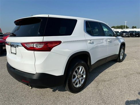 Used 2021 Chevrolet Traverse LS image 6