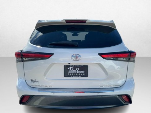 Used 2021 Toyota Highlander Limited image 6