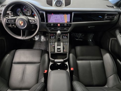 Certified 2025 Porsche Macan image 13