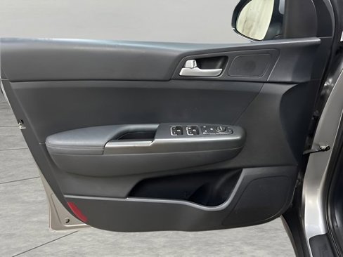 Used 2021 Kia Sportage LX image 10