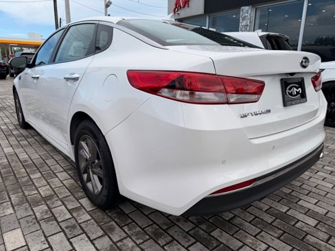 Used 2020 Kia Optima LX image 5
