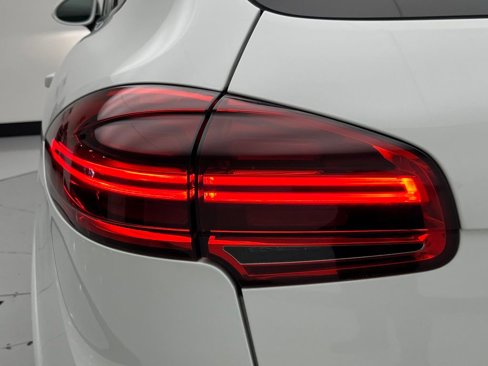 Used 2017 Porsche Cayenne Platinum Edition image 41