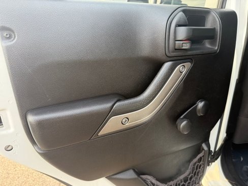 Used 2015 Jeep Wrangler Unlimited Sport w/ Connectivity Group image 21