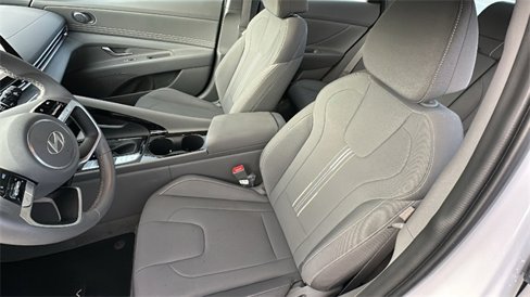 Used 2025 Hyundai Elantra SEL w/ Cargo Package image 20