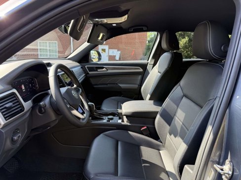 Used 2023 Volkswagen Atlas Cross Sport SE image 13