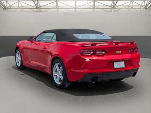 Used 2020 Chevrolet Camaro LT image 5