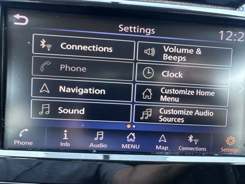 Used 2018 Nissan Rogue SV w/ Premium Package image 15