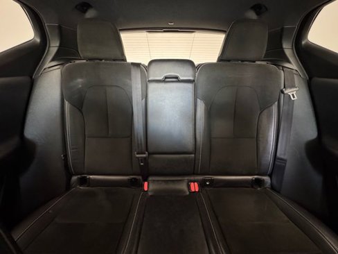 Used 2019 Volvo XC40 T5 R-Design image 7