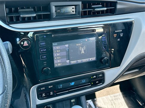 Used 2017 Toyota Corolla SE image 11