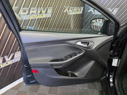 Used 2016 Ford Focus SE w/ Equipment Group 201A image 16