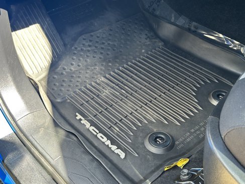 Used 2020 Toyota Tacoma TRD Off-Road image 19
