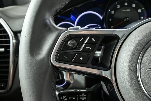 Certified 2020 Porsche Cayenne image 11
