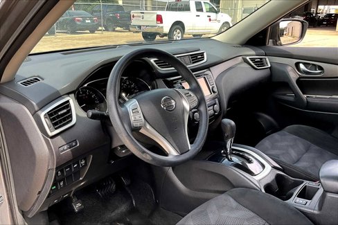 Used 2016 Nissan Rogue SV w/ SV Premium Package image 15