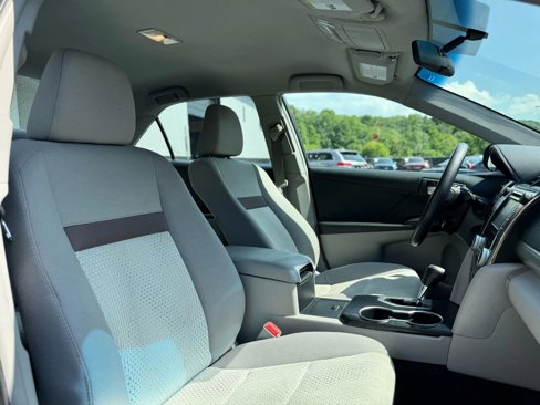 Used 2012 Toyota Camry L image 20