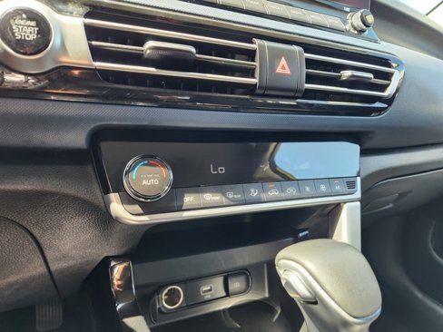 Used 2022 Kia Seltos Nightfall Edition image 32