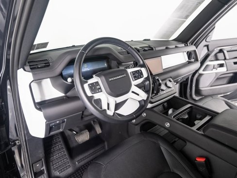 Used 2024 Land Rover Defender 110 S image 12