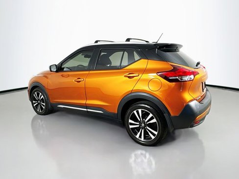 Used 2018 Nissan Kicks SR image 10