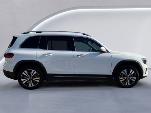 New 2025 Mercedes-Benz GLB 250 4MATIC image 3