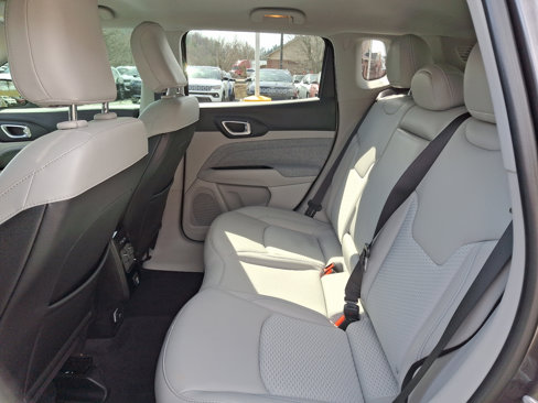 Certified 2022 Jeep Compass Latitude image 10