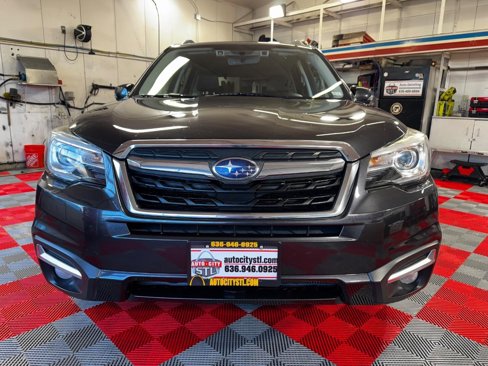 Used 2018 Subaru Forester 2.5i Touring image 2