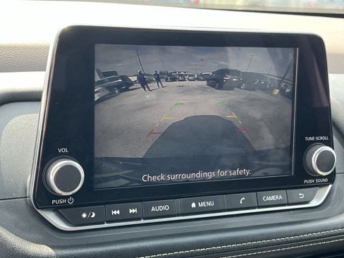 Used 2023 Nissan Rogue SV image 19