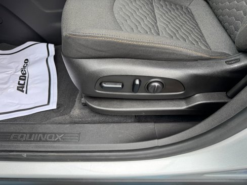 Used 2021 Chevrolet Equinox LT image 12
