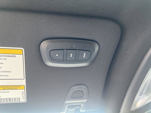 Used 2024 Jeep Compass Latitude w/ Convenience Group image 23