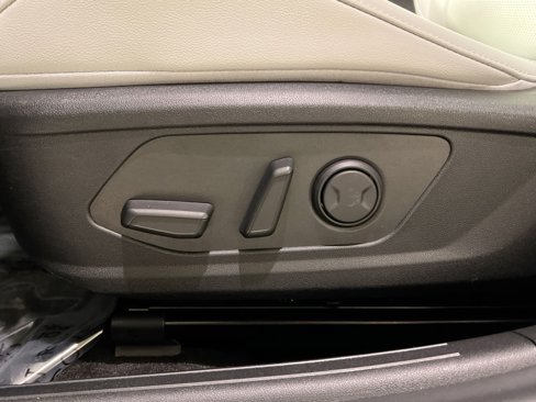 Used 2023 Hyundai Elantra Limited image 24