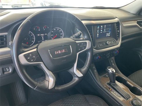 Used 2018 GMC Acadia SLE image 19
