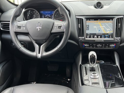 Used 2018 Maserati Levante image 15