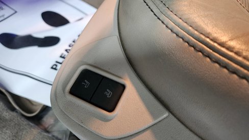 Used 2010 Ford Taurus Limited image 11