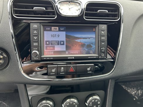 Used 2012 Chrysler 200 Limited image 10