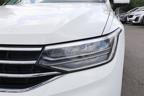 Used 2022 Volkswagen Tiguan SE image 22