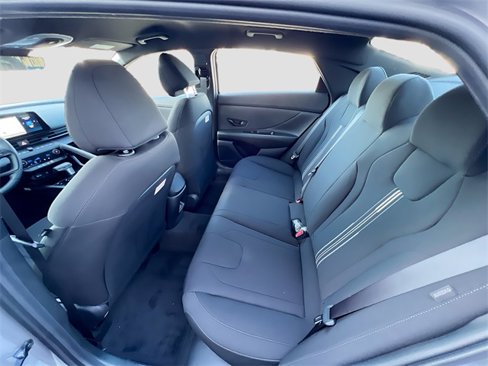 New 2025 Hyundai Elantra SEL image 23