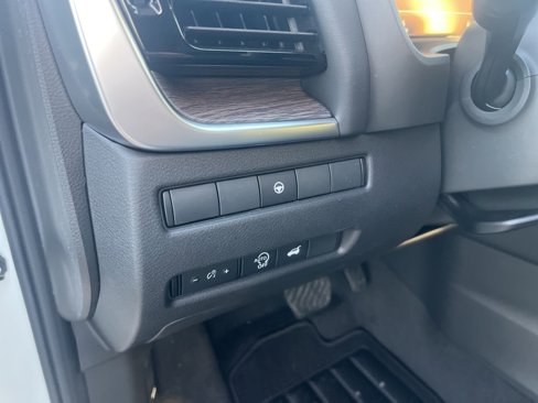 New 2025 Nissan Rogue Platinum image 10