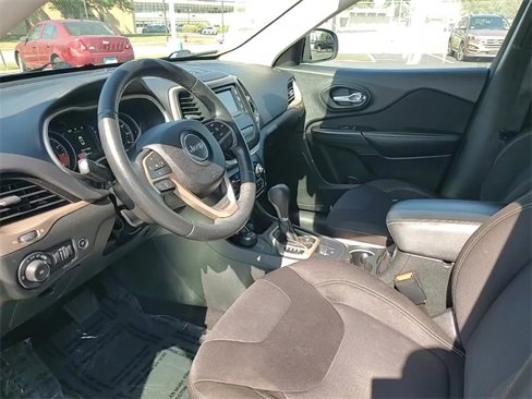 Used 2015 Jeep Cherokee Latitude w/ Comfort/Convenience Group image 9