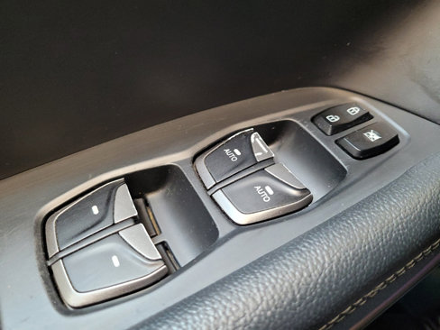 Used 2017 Hyundai Santa Fe Limited image 27