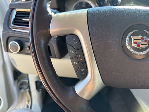 Used 2013 Cadillac Escalade Platinum image 31