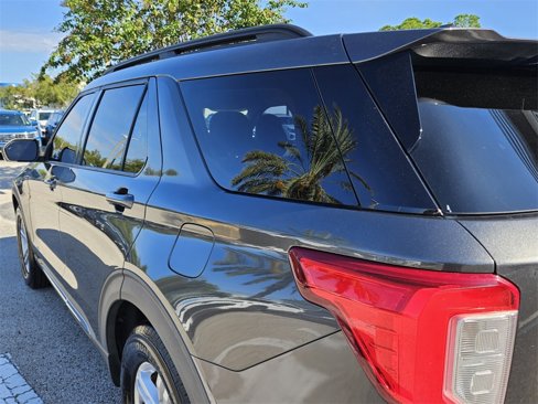 Used 2020 Ford Explorer XLT image 9