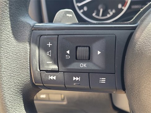 Used 2024 Nissan Rogue SV image 14