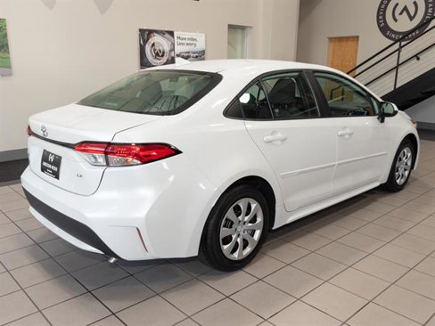 Used 2022 Toyota Corolla LE image 17