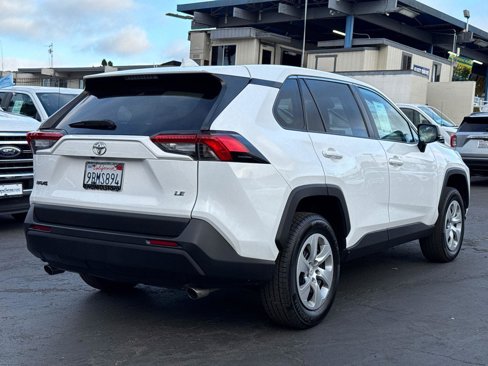 Used 2022 Toyota RAV4 LE image 8