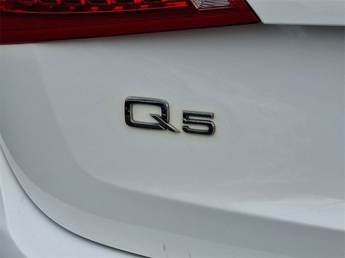 Used 2012 Audi Q5 3.2 Premium Plus w/ Audi MMI Navigation Plus Pkg image 29