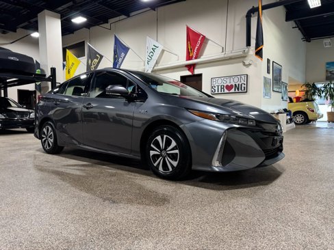 Used 2018 Toyota Prius Prime Premium image 3