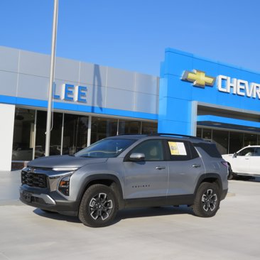 Used 2025 Chevrolet Equinox ACTIV w/ Safety and Technology Package image 1